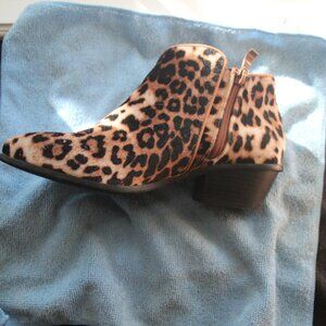 Boots. Leopard print. Size 7M. Boston Design Studio. Like New.